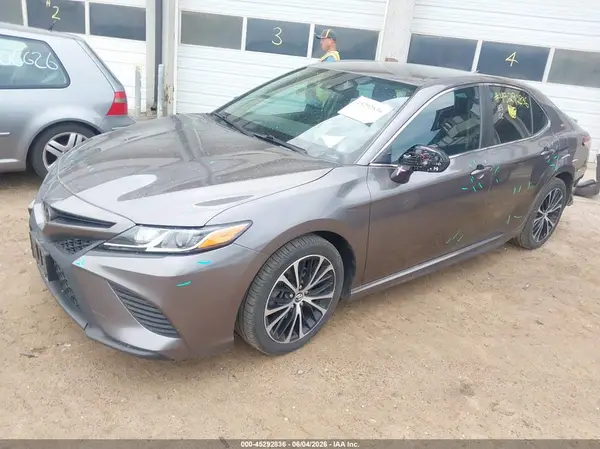 4T1G11AK9LU920722 2020 TOYOTA CAMRY - Image 2