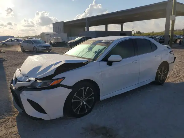 4T1G11AK9LU927931 2020 TOYOTA CAMRY - Image 1