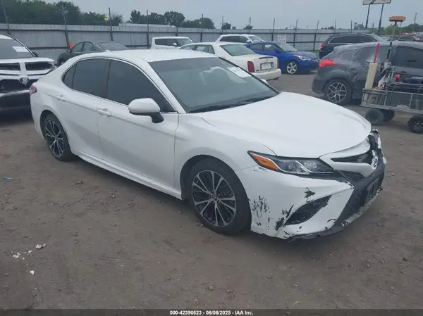 4T1G11AK9LU930831 2020 TOYOTA CAMRY - Image 1
