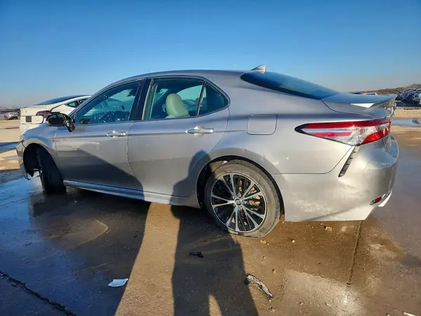 4T1G11AK9LU931137 2020 TOYOTA CAMRY - Image 2