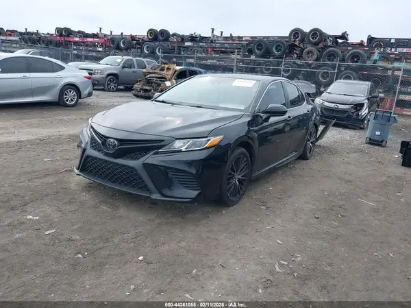 4T1G11AK9LU938945 2020 TOYOTA CAMRY - Image 2