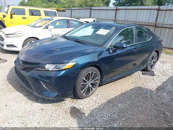 4T1G11AK9LU942607 2020 TOYOTA CAMRY - Image 2
