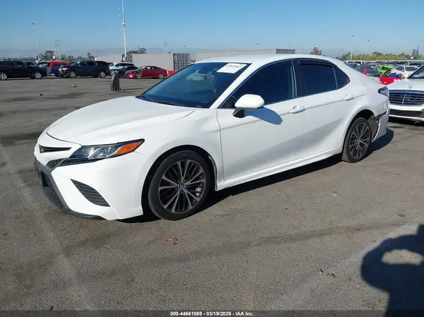 4T1G11AK9LU943434 2020 TOYOTA CAMRY - Image 2