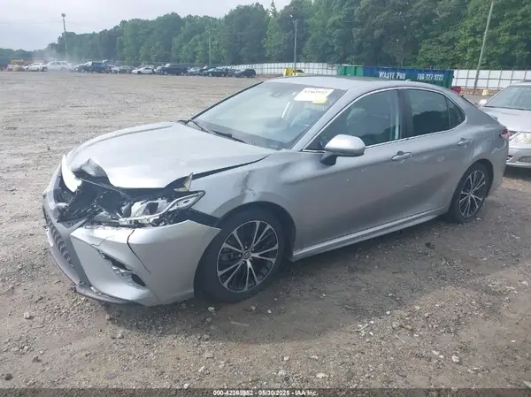4T1G11AK9LU944339 2020 TOYOTA CAMRY - Image 2