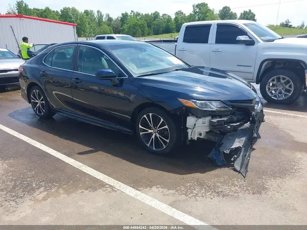 4T1G11AK9LU947418 2020 TOYOTA CAMRY - Image 1
