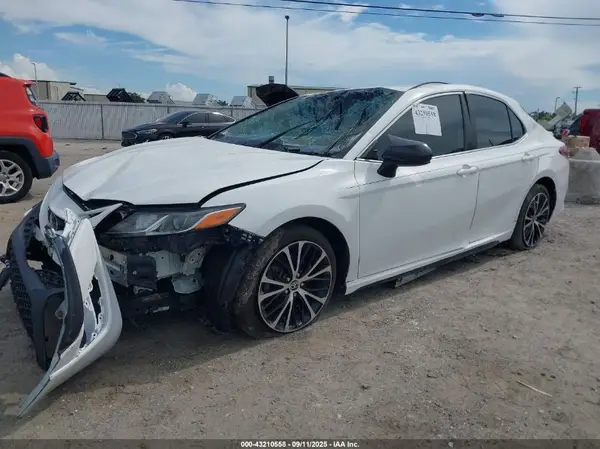 4T1G11AK9LU952327 2020 TOYOTA CAMRY - Image 2