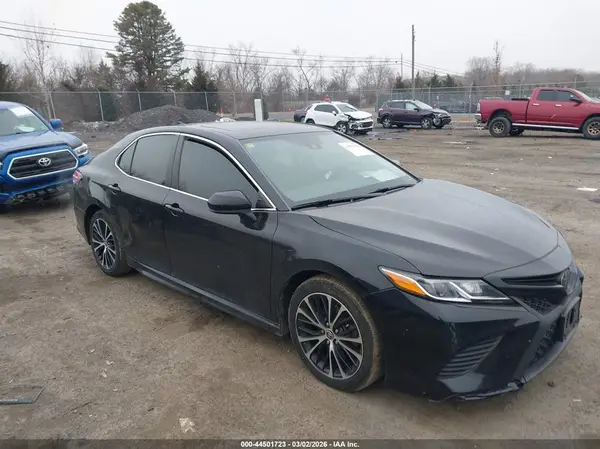 4T1G11AK9LU952621 2020 TOYOTA CAMRY - Image 1