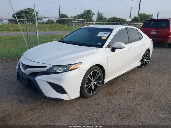 4T1G11AK9LU961366 2020 TOYOTA CAMRY - Image 2