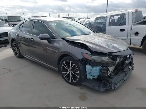 4T1G11AK9LU966647 2020 TOYOTA CAMRY - Image 1