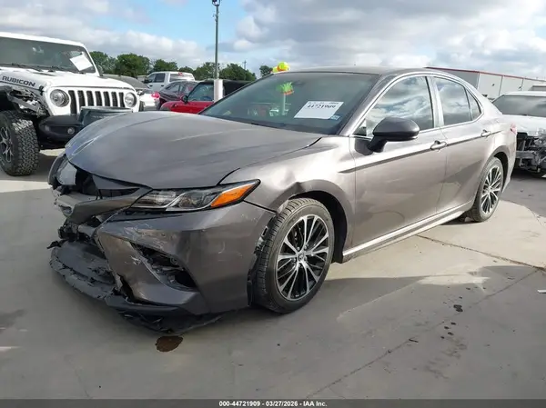 4T1G11AK9LU966647 2020 TOYOTA CAMRY - Image 2