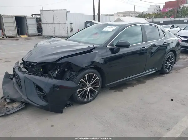 4T1G11AK9LU968561 2020 TOYOTA CAMRY - Image 2