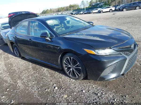 4T1G11AK9LU968933 2020 TOYOTA CAMRY - Image 1