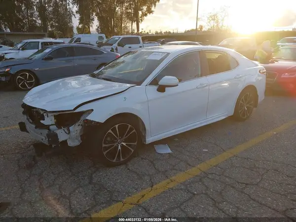 4T1G11AK9LU971623 2020 TOYOTA CAMRY - Image 2