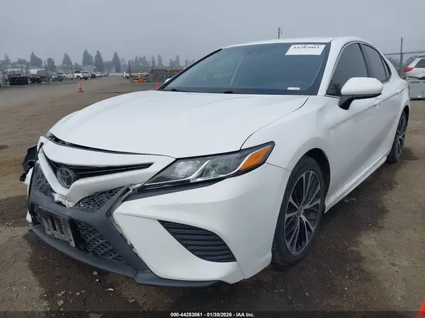 4T1G11AK9LU973050 2020 TOYOTA CAMRY - Image 2