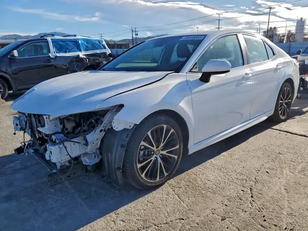 4T1G11AK9LU975431 2020 TOYOTA CAMRY - Image 1