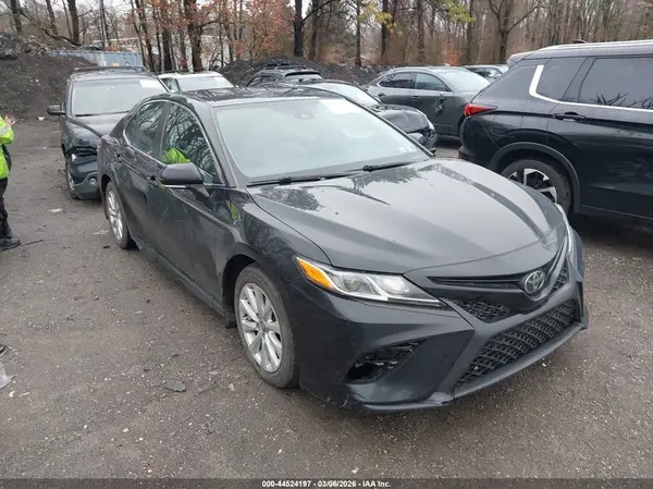 4T1G11AK9LU982492 2020 TOYOTA CAMRY - Image 1