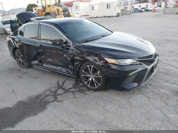 4T1G11AK9LU984162 2020 TOYOTA CAMRY - Image 1