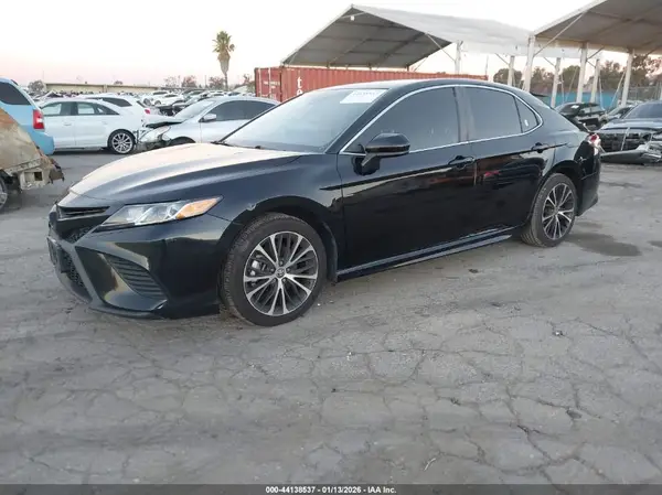 4T1G11AK9LU984162 2020 TOYOTA CAMRY - Image 2