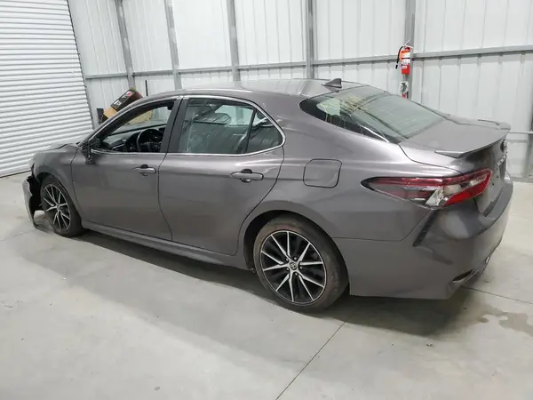 4T1G11AK9MU403485 2021 TOYOTA CAMRY - Image 2