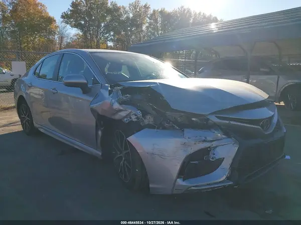 4T1G11AK9MU404099 2021 TOYOTA CAMRY - Image 1