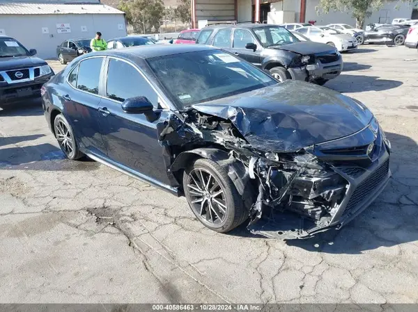 4T1G11AK9MU407293 2021 TOYOTA CAMRY - Image 1