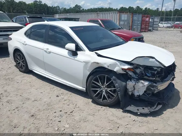 4T1G11AK9MU409240 2021 TOYOTA CAMRY - Image 1
