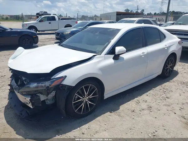 4T1G11AK9MU409240 2021 TOYOTA CAMRY - Image 2