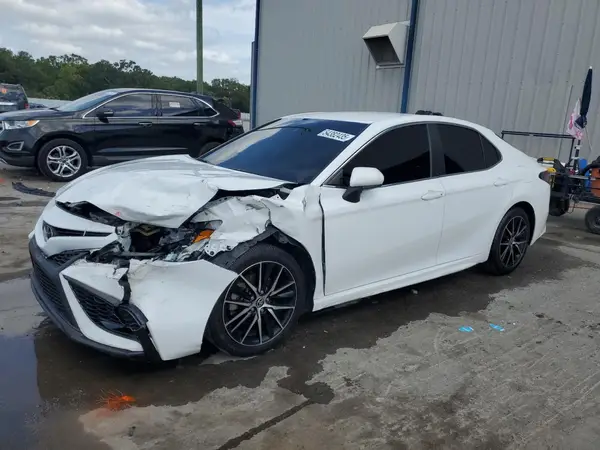 4T1G11AK9MU412381 2021 TOYOTA CAMRY - Image 1