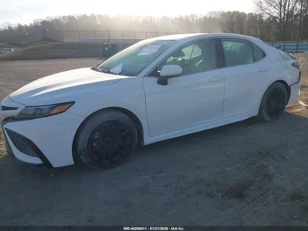 4T1G11AK9MU413742 2021 TOYOTA CAMRY - Image 2