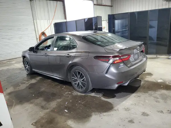 4T1G11AK9MU417855 2021 TOYOTA CAMRY - Image 2