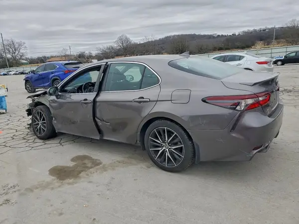 4T1G11AK9MU418424 2021 TOYOTA CAMRY - Image 2