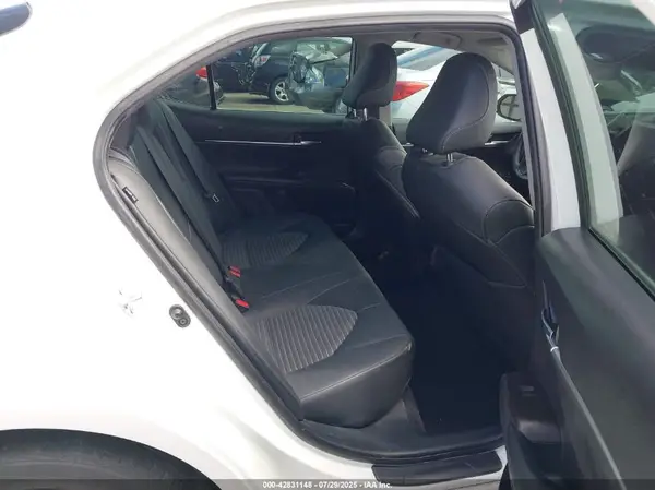 4T1G11AK9MU421226 2021 TOYOTA CAMRY - Image 8