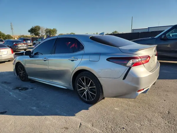 4T1G11AK9MU423624 2021 TOYOTA CAMRY - Image 2