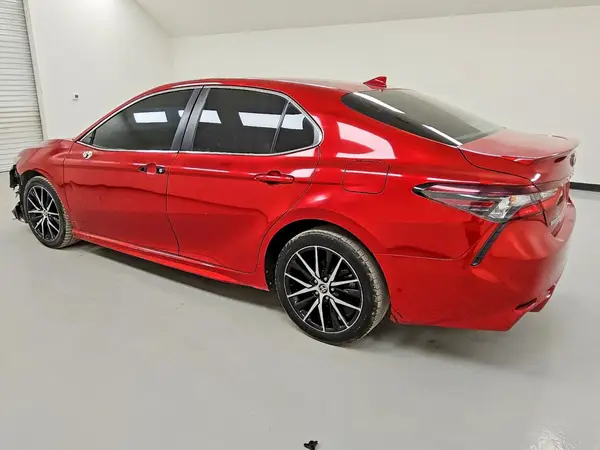 4T1G11AK9MU424160 2021 TOYOTA CAMRY - Image 2