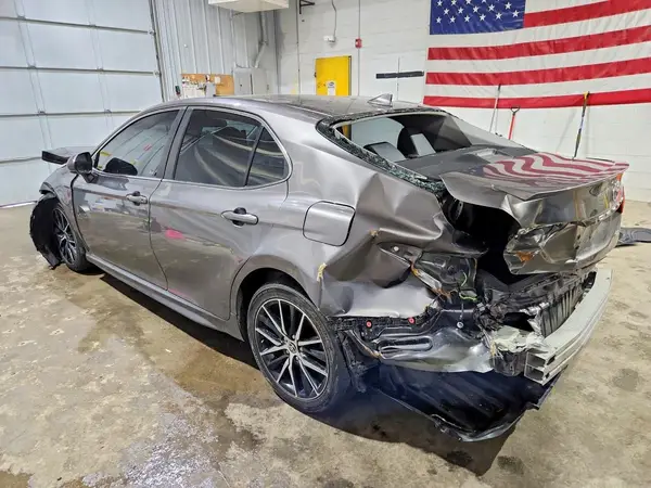 4T1G11AK9MU424742 2021 TOYOTA CAMRY - Image 2