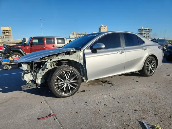 4T1G11AK9MU427835 2021 TOYOTA CAMRY - Image 1