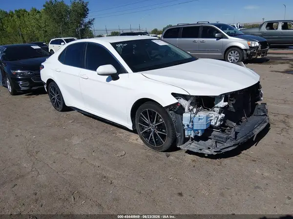 4T1G11AK9MU431917 2021 TOYOTA CAMRY - Image 1