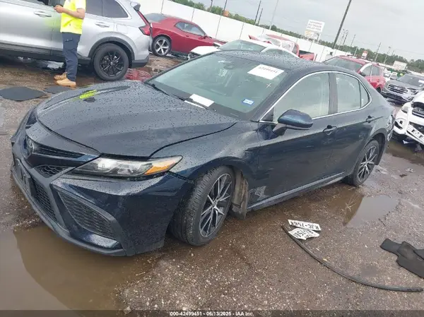 4T1G11AK9MU432274 2021 TOYOTA CAMRY - Image 2