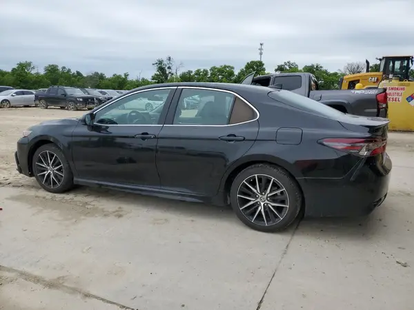 4T1G11AK9MU432436 2021 TOYOTA CAMRY - Image 2