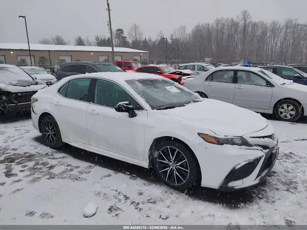 4T1G11AK9MU435191 2021 TOYOTA CAMRY - Image 1