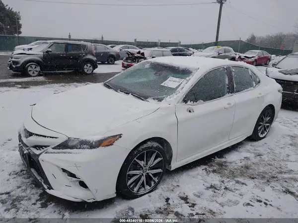 4T1G11AK9MU435191 2021 TOYOTA CAMRY - Image 2