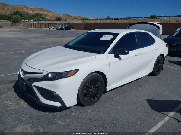 4T1G11AK9MU441492 2021 TOYOTA CAMRY - Image 2