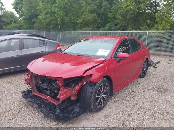4T1G11AK9MU442397 2021 TOYOTA CAMRY - Image 2