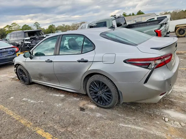 4T1G11AK9MU445428 2021 TOYOTA CAMRY - Image 2