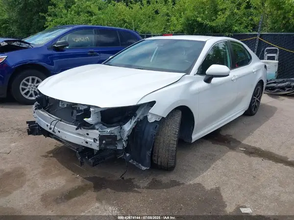 4T1G11AK9MU447485 2021 TOYOTA CAMRY - Image 2