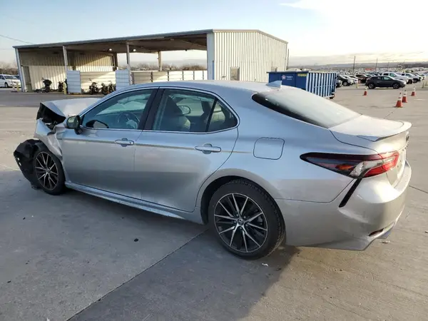 4T1G11AK9MU451469 2021 TOYOTA CAMRY - Image 2