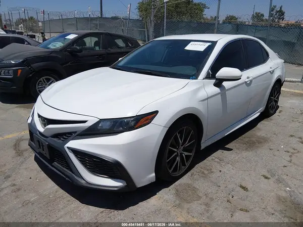 4T1G11AK9MU451696 2021 TOYOTA CAMRY - Image 2