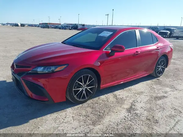 4T1G11AK9MU455909 2021 TOYOTA CAMRY - Image 2