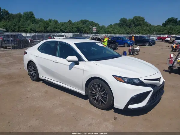 4T1G11AK9MU462147 2021 TOYOTA CAMRY - Image 1