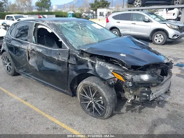 4T1G11AK9MU463783 2021 TOYOTA CAMRY - Image 1